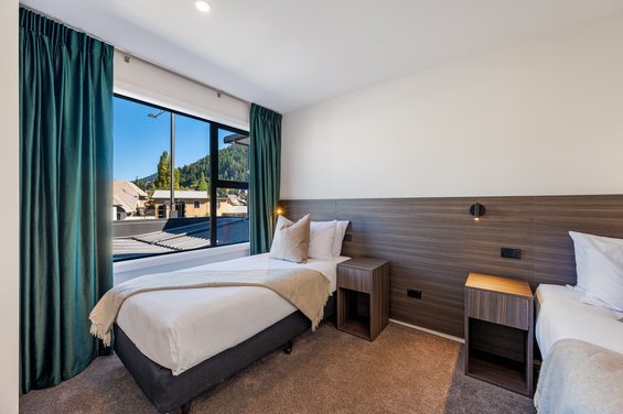 Luxe 2 Bedroom Suite with Private Garden - single beds