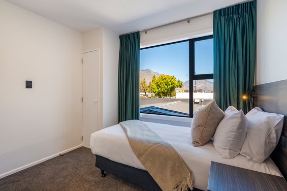 Luxe 2 Bedroom Suite - single beds