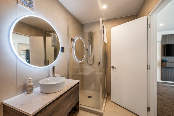 Luxe 2 Bedroom Suite - bathroom